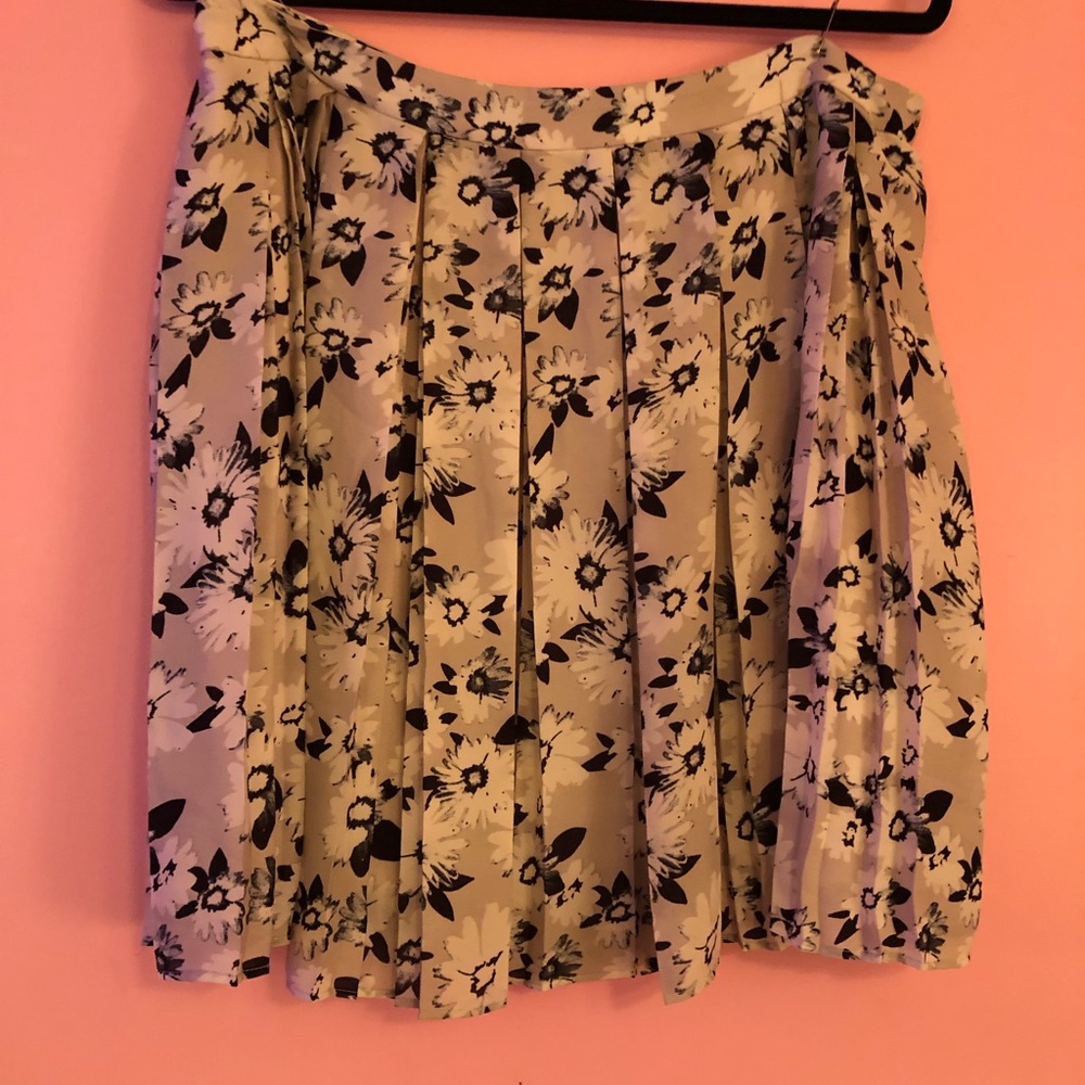 Banana Republic pleated Skirt